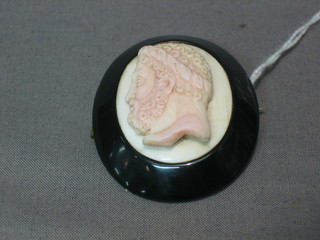 A carved hardstone cameo portrait of a classical gentleman 1"