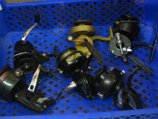 2 Intrepid Elite multiplying fishing reels and 4 others (6)