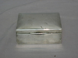 A square Continental silver cigarette box with hinged lid, the reverse marked 800 4"