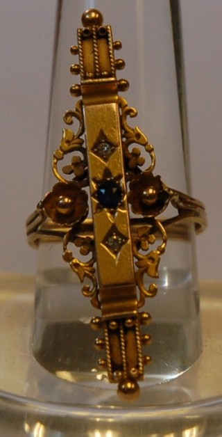 A 15ct gold bar brooch converted to a ring