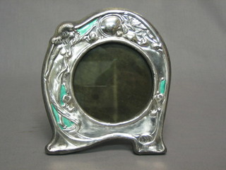 A modern Art Nouveau style silver easel photograph frame 6"
