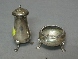 A silver salt and a silver pepper pot, 2 ozs