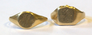 2 18ct gold signet rings