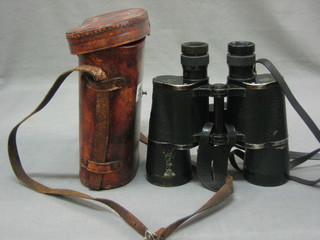 A pair of binoculars marked Eltz Wetziar Dienstglas 7 x 50 287988M, cased