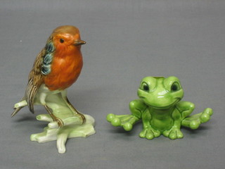 A Goebal figure of a robin 5" and a Goebal figure of a frog 3"