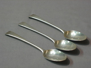 3 George IV silver Old English pattern table spoons, London 1824, 4 ozs