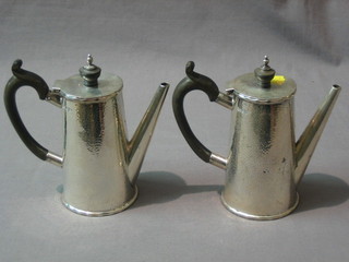 A planished silver 2 piece cafe au lait set of cylindrical tapering form, Sheffield 1911, 21 ozs