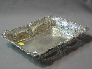 An Edwardian rectangular pierced silver and engraved basket Sheffield 1900, 17 ozs