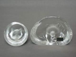 A Swedish Matsionasson glass sculpture of a panda 5" together with a cat 3"
