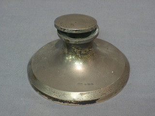A circular silver capstan inkwell, Birmingham 1924, 4"