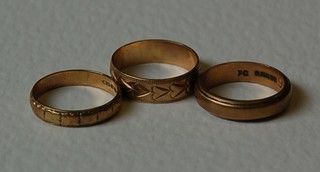 3 9ct gold wedding bands