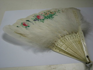 A pierced ivory fan with ostrich feathers (1 guard f and r) 