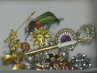 A A collection of costume jewellery