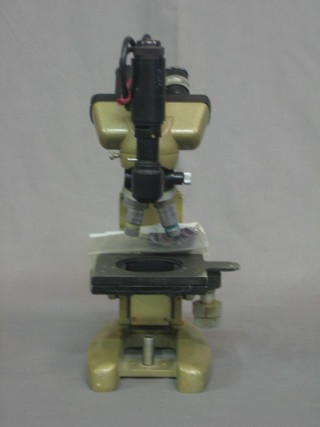 An electric binocular microscope