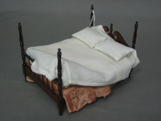 A dolls house mahogany double bed 5"