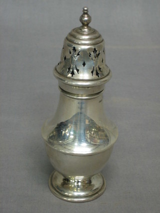 A silver Georgian style sugar sifter, Birmingham 1921, 3 ozs