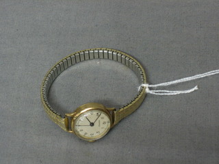 A lady's Vertex wristwatch contained in a gold case