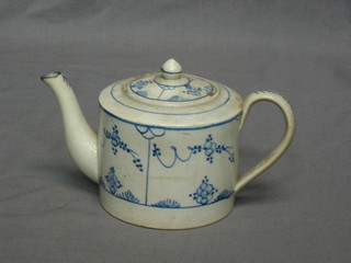 An 18th/19th Century cylindrical blue and white teapot (lid chipped and f) 3"