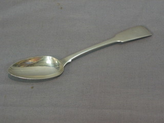 A George IV Irish silver fiddle pattern spoon, Dublin 1824, 2 ozs