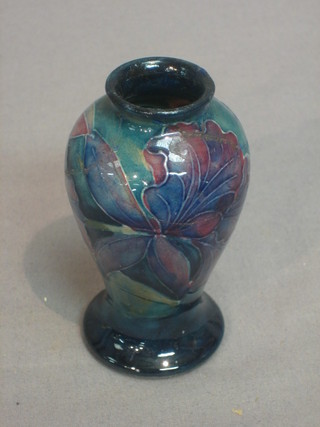 A Moorcroft Orchid  pattern club shaped vase 4", the base impressed Moorcroft Burslem and with signature mark (very f and r) 20-30