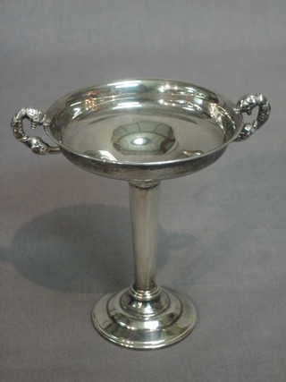 A circular silver pedestal bowl, London 1936, 2 ozs