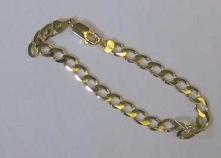 A modern 9ct gold curb link chain