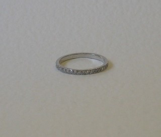A lady's eternity ring set diamonds approx 0.46ct