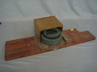 A Marine compass type P8M no. 69742H (crack to glass)