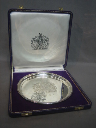 A silver limited edition platter to commemorate the Queen's Silver Wedding 9 ozs, cased