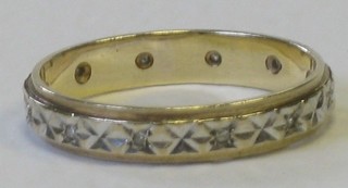 A 9ct gold wedding band