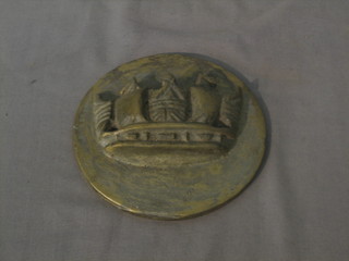 A circular brass plaque decorated the crest of the Merchant Navy 5"
