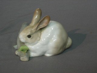 A Lladro figure of a seated rabbit 3"
