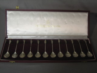 12 various modern silver spoons - The Titchborne Spoons, 8 ozs
