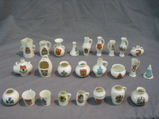 Approx 24 items of Goss crested china