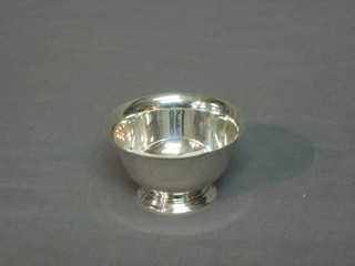 A Tiffany & Co circular Sterling silver bowl, base marked 23613, 1 ozs