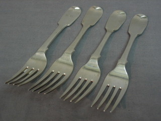 3 Victorian silver fiddle pattern pudding forks, Newcastle 1854 and 1 other Newcastle fork, 7 ozs
