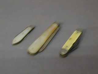 A silver bladed folding fruit knife with mother of pearl grip, 1 other and a folding pocket knife (3)