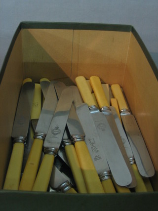 A quantity of various knives
