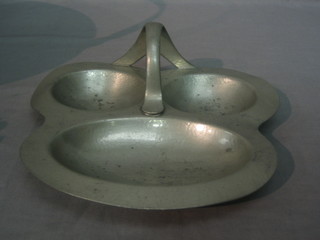 An Art Nouveau 3 section planished hors d'oeuvres dish marked Argent pewter, England 933 10"