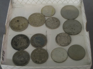 A George V  1932 South African half crown, a 1907 American 1 Peso, a 1925 American dollar and other coinage