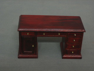 A dolls house mahogany kneehole pedestal desk fitted drawers 3 1/2"