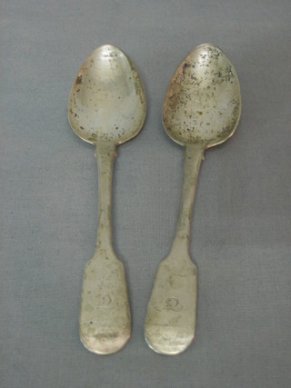 A pair of George III silver fiddle pattern spoons, London 1779, 4 ozs