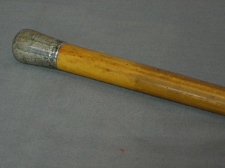 A melacca cane with silver Knob, London 1920 