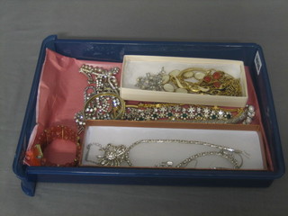 A quantity of various items of costume jewellery