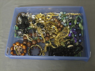 A quantity of various items of costume jewellery