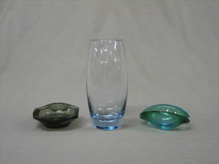 A blue Art Glass vase, the base signed 9", together with a boat shaped bowl and a grey glass ashtray