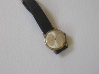 A gentleman's Tudor wristwatch contained in a 9ct gold case