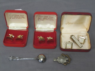 A Kings Pattern silver plated mustard spoon, a Royal Sussex Regt. cap badge and 3 pairs of gilt metal cufflinks