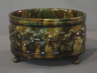 A Victorian circular Dunmore Majolica bowl/jardiniere with blackberry decoration, raised on 3 scrolled feet 9"