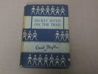 Enid Blyton 1 vol. "The Secret Seven on Trial" third impression, signed in the cover Sharon with much love Enid Blyton